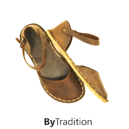 Sandale – Spitze geschlossen – Natürlich und individuell barfuß – Nussbraun